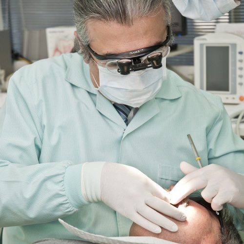 dentist, dental care, dentistry-2530990.jpg